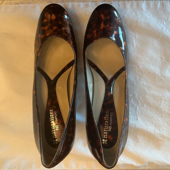 Naturalizer N5 Comfort Pump - Patent Leather Leopard Print - Worn Once - Picture 4 of 8